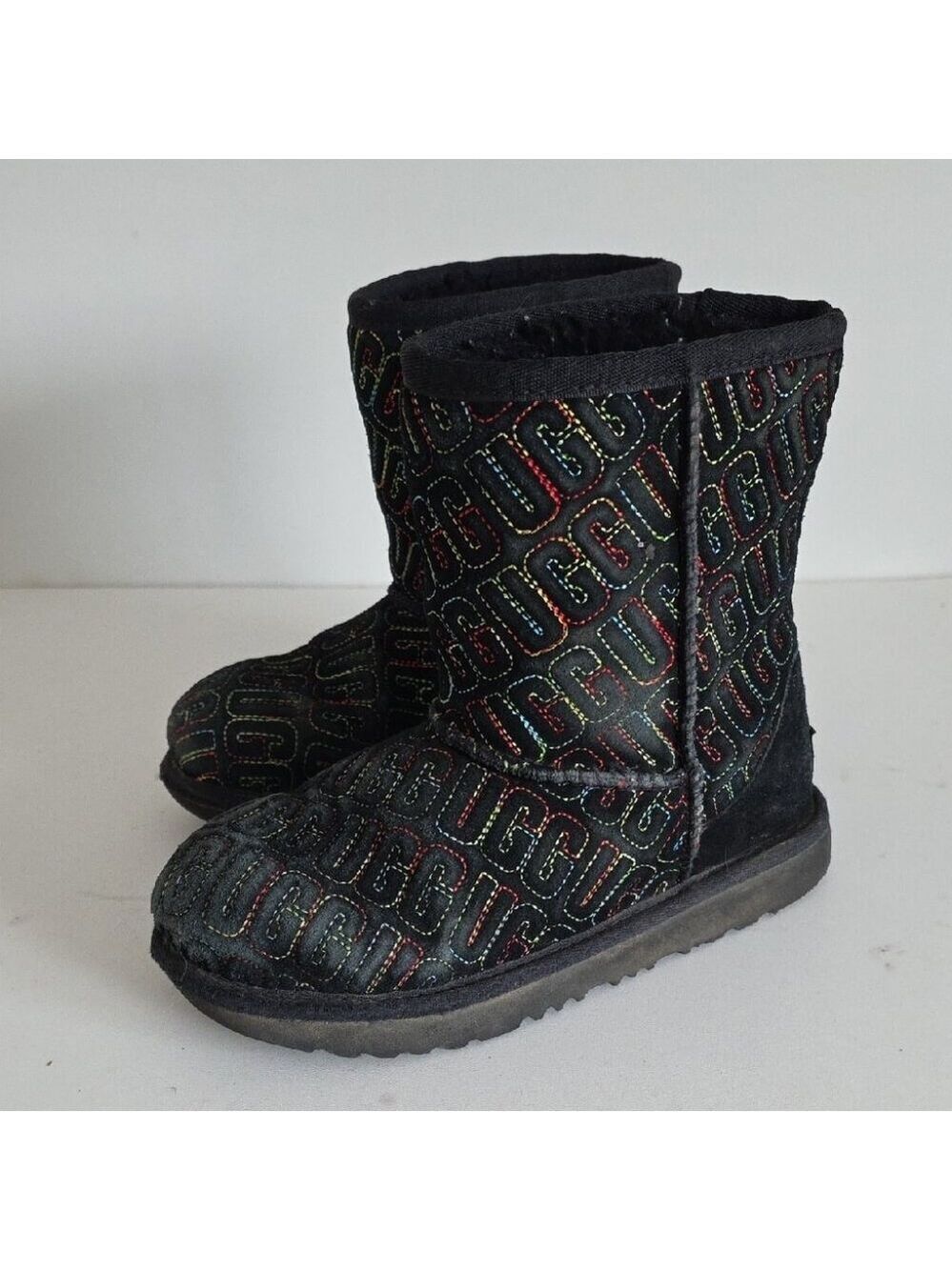 UGG | Kids' Classic II Graphic Stitch Boots black suede Shearling Sz 1